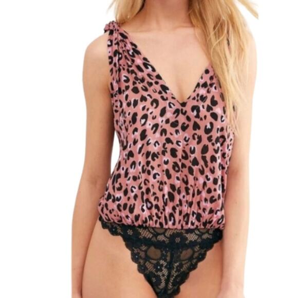 Free People Bare It All Bodysuit Animal Print Rose' Combo NWT Size Small - Picture 1 of 3
